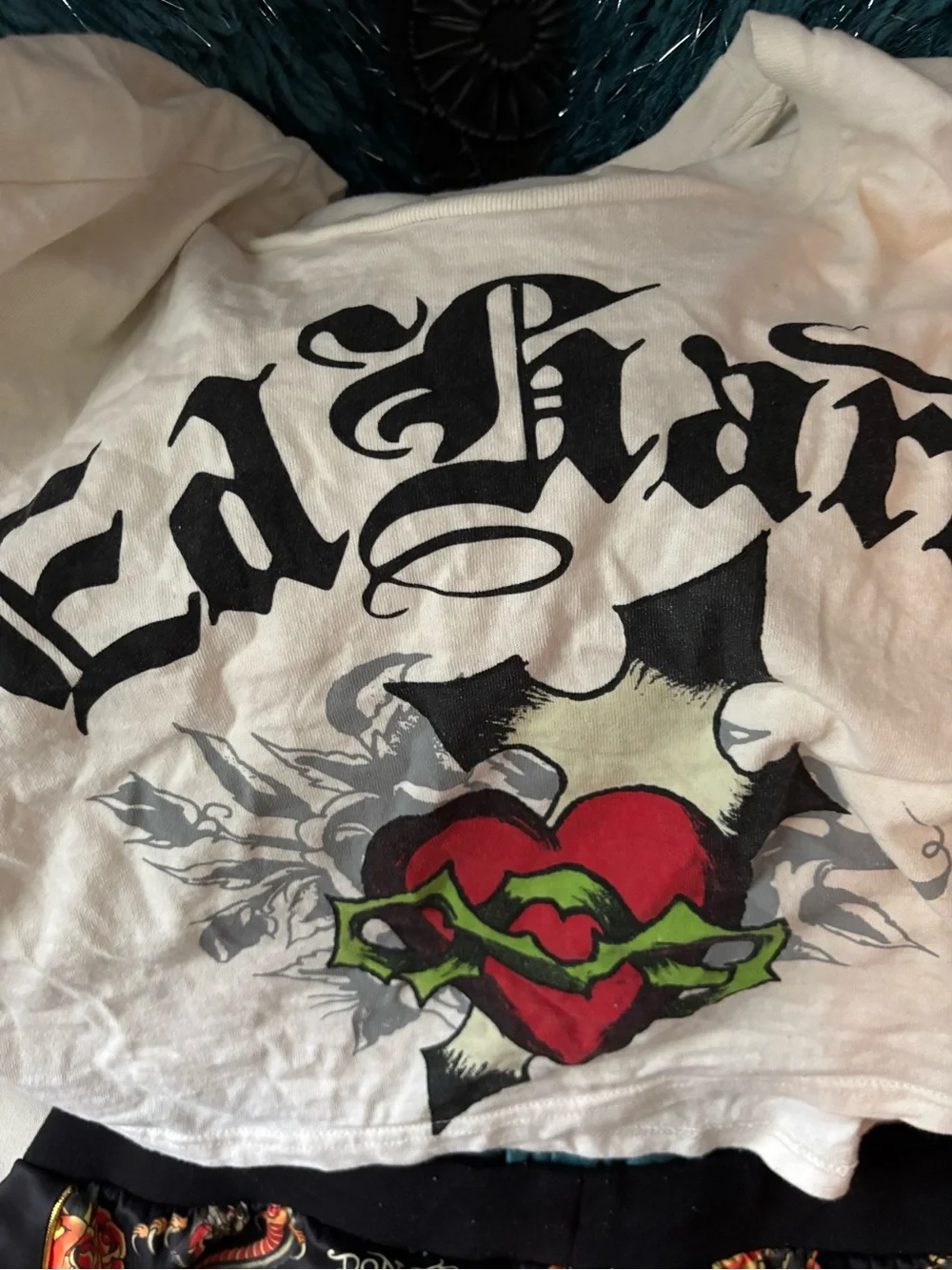 Ed Hardy Black Tattoo-Print Joggers with White Cropped Logo Tee - Picture 7 of 10